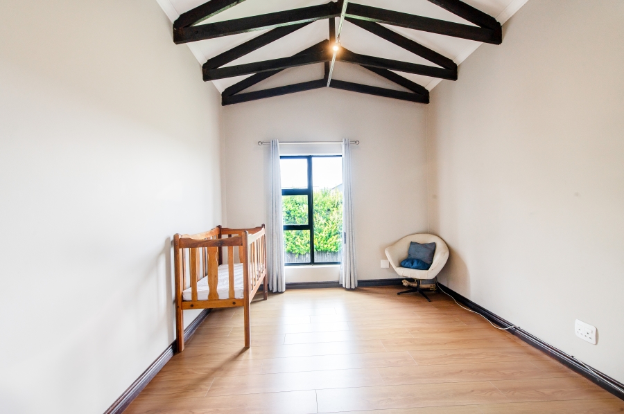 5 Bedroom Property for Sale in Copperleaf Estate Gauteng