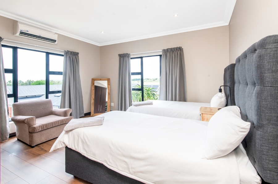 5 Bedroom Property for Sale in Copperleaf Estate Gauteng