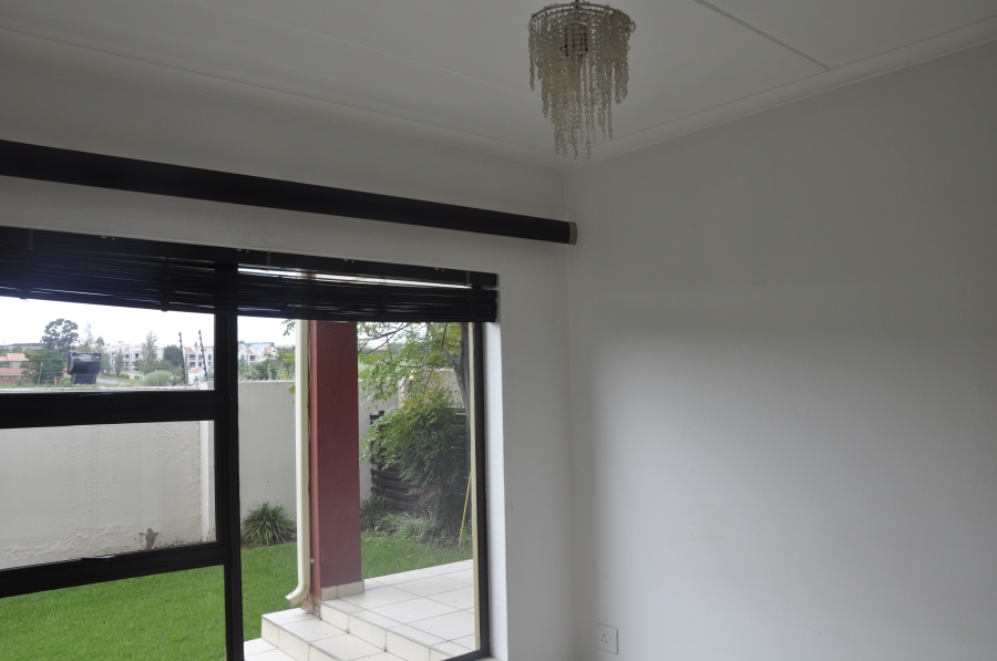 2 Bedroom Property for Sale in Noordwyk Gauteng