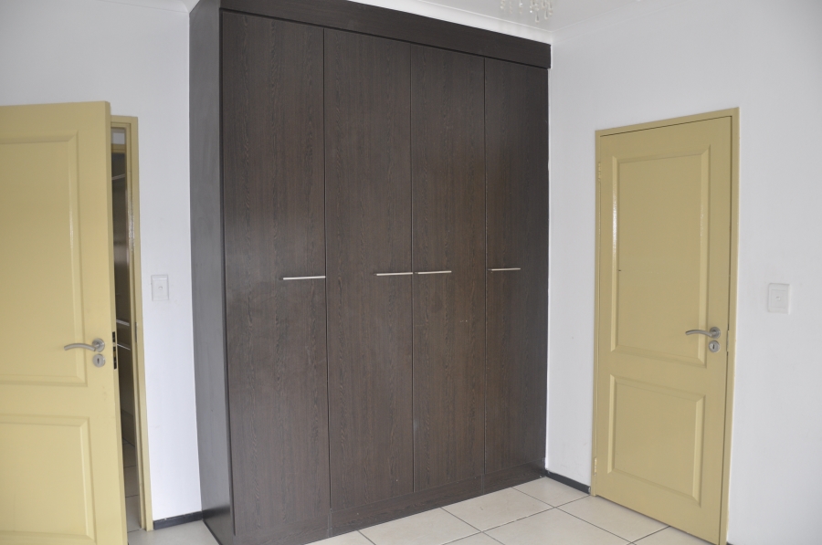 2 Bedroom Property for Sale in Noordwyk Gauteng