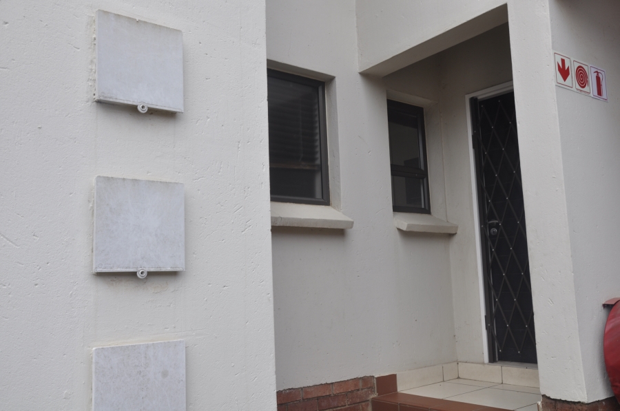 2 Bedroom Property for Sale in Noordwyk Gauteng