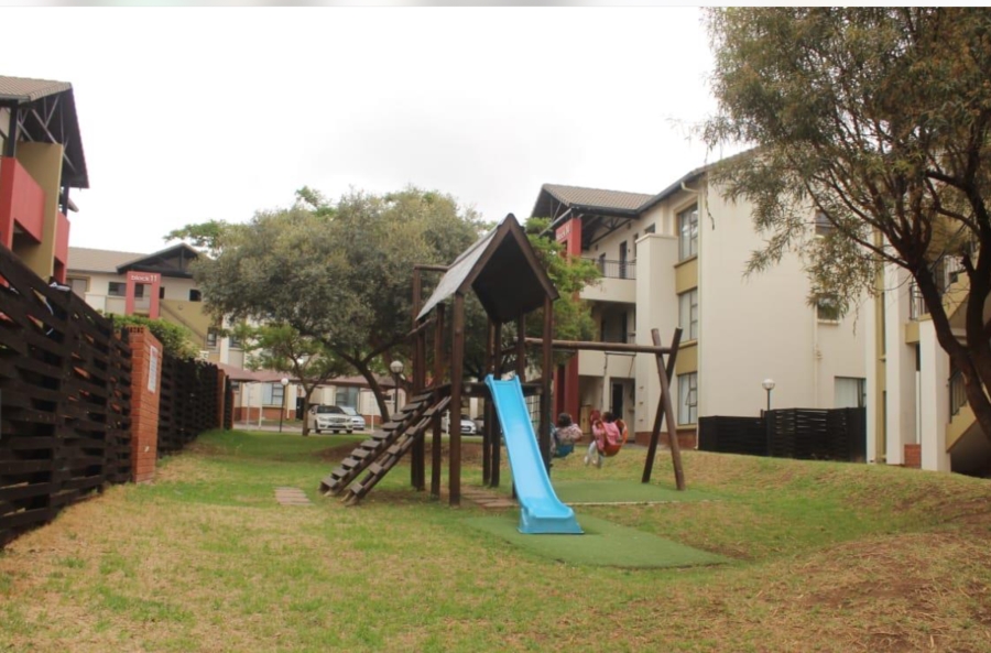 2 Bedroom Property for Sale in Noordwyk Gauteng