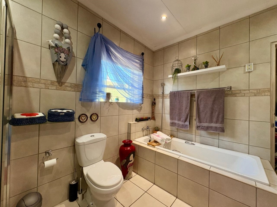 4 Bedroom Property for Sale in Dalpark Proper Gauteng