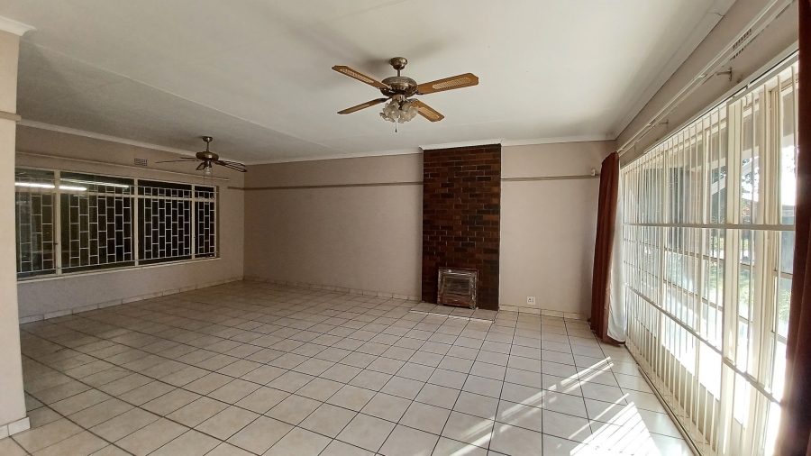 3 Bedroom Property for Sale in Vanderbijlpark SE 2 Gauteng