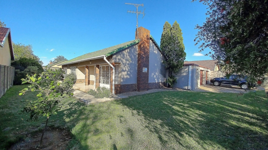 3 Bedroom Property for Sale in Vanderbijlpark SE 2 Gauteng