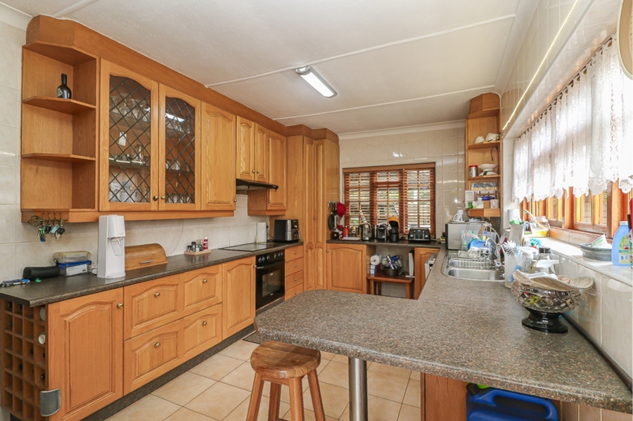 3 Bedroom Property for Sale in Farrarmere Gauteng