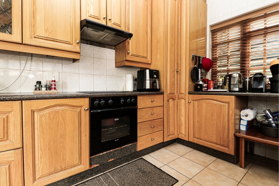 3 Bedroom Property for Sale in Farrarmere Gauteng