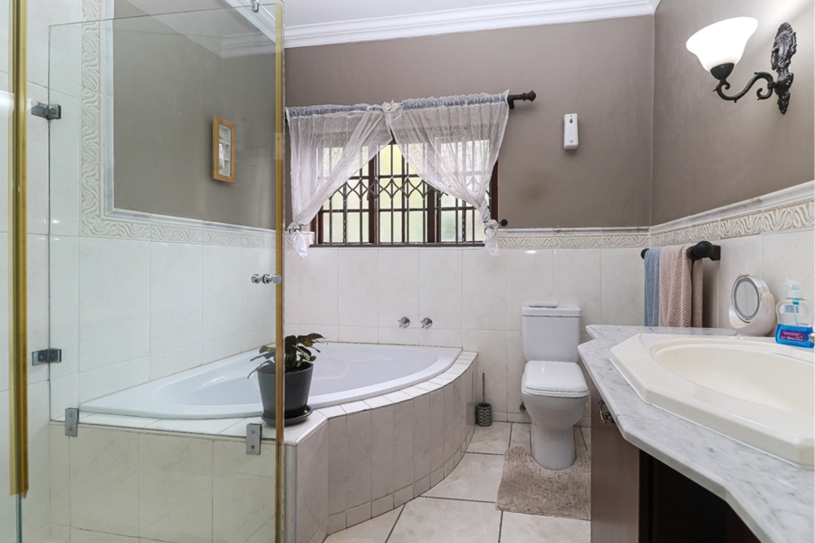 3 Bedroom Property for Sale in Farrarmere Gauteng
