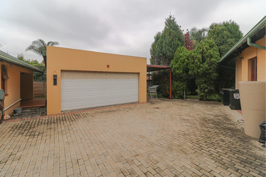 3 Bedroom Property for Sale in Farrarmere Gauteng