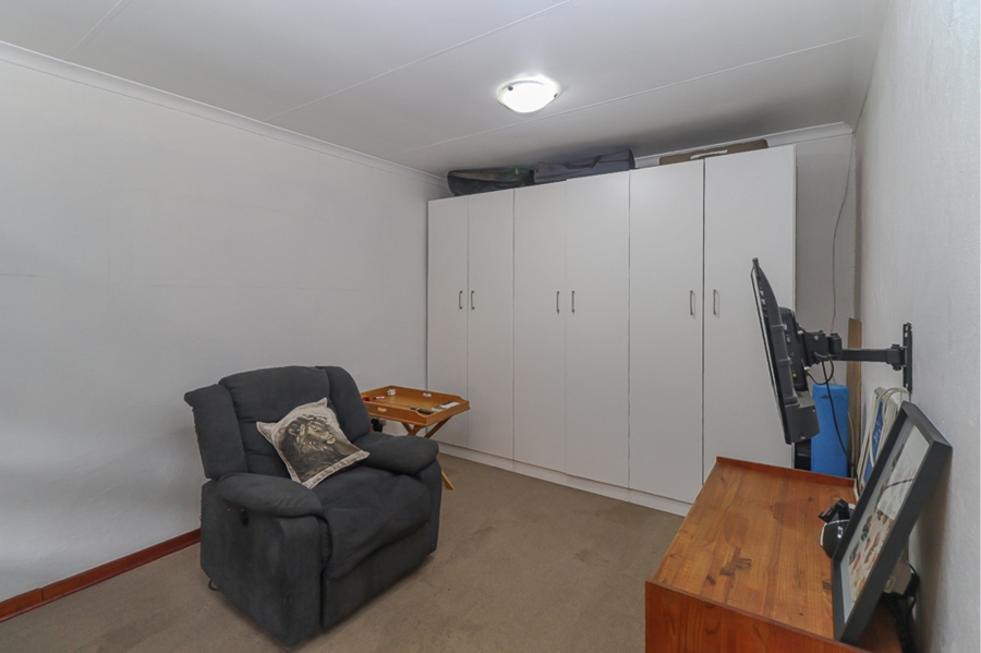 3 Bedroom Property for Sale in Farrarmere Gauteng