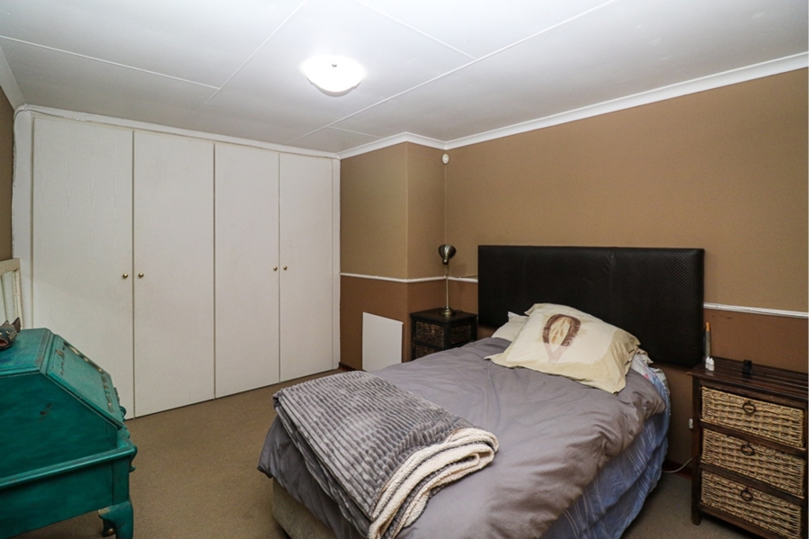3 Bedroom Property for Sale in Farrarmere Gauteng