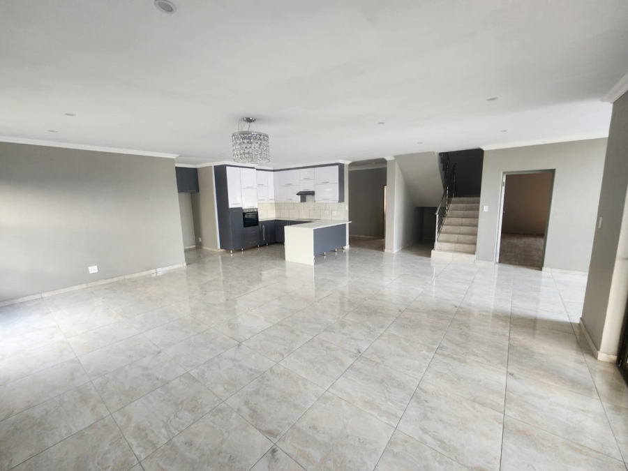 4 Bedroom Property for Sale in Zambezi Manor Lifestyle Estate Gauteng