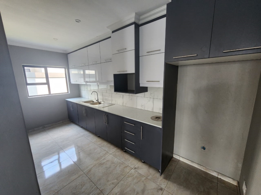 4 Bedroom Property for Sale in Zambezi Manor Lifestyle Estate Gauteng