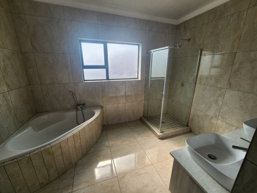 4 Bedroom Property for Sale in Zambezi Manor Lifestyle Estate Gauteng