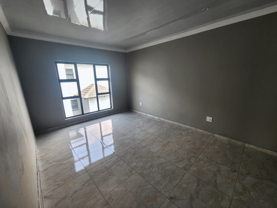 4 Bedroom Property for Sale in Zambezi Manor Lifestyle Estate Gauteng