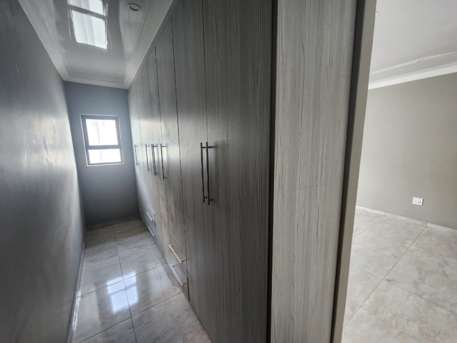 4 Bedroom Property for Sale in Zambezi Manor Lifestyle Estate Gauteng