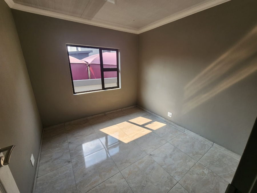 4 Bedroom Property for Sale in Zambezi Manor Lifestyle Estate Gauteng