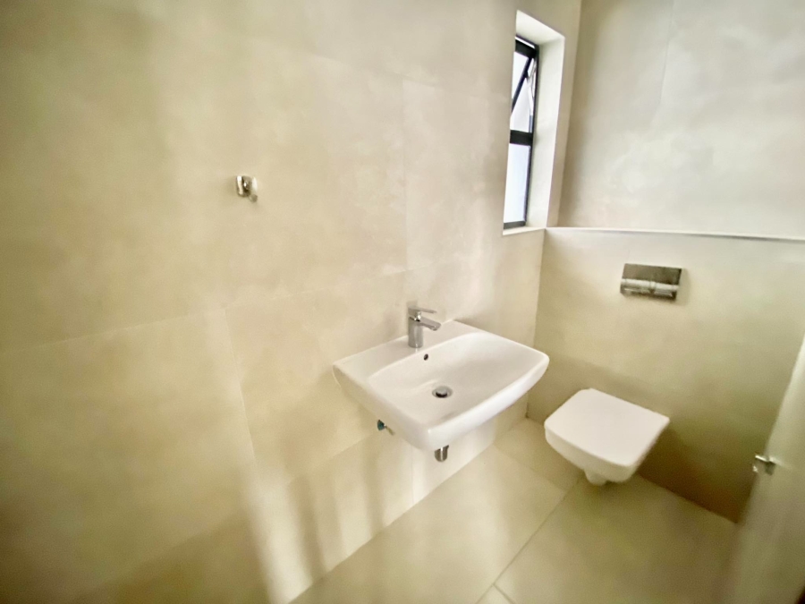 To Let 2 Bedroom Property for Rent in Sandown Gauteng