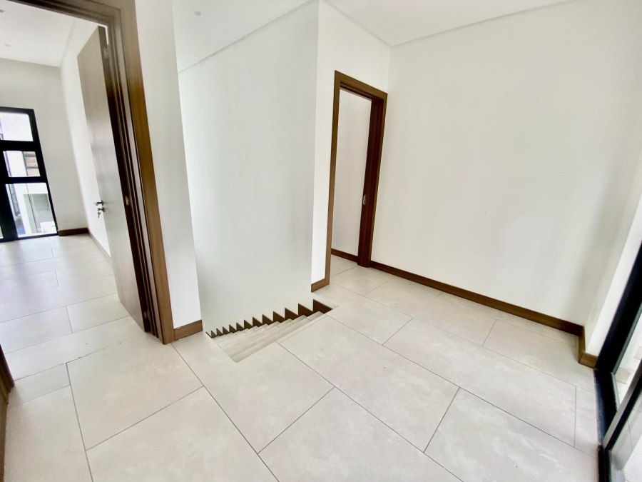To Let 2 Bedroom Property for Rent in Sandown Gauteng