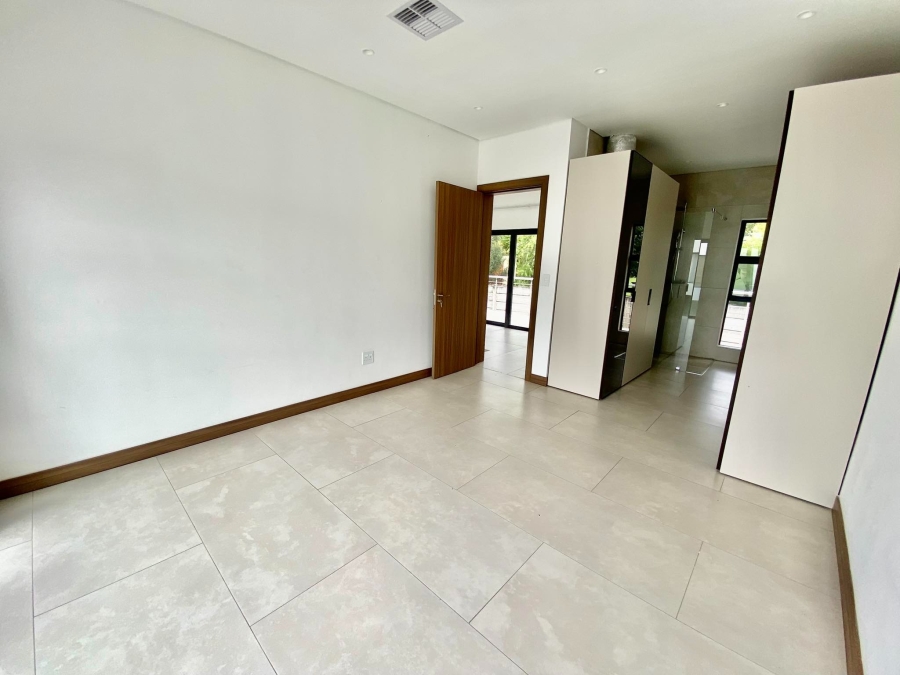 To Let 2 Bedroom Property for Rent in Sandown Gauteng