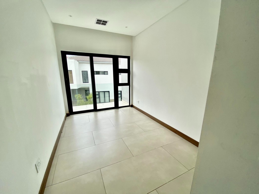 To Let 2 Bedroom Property for Rent in Sandown Gauteng