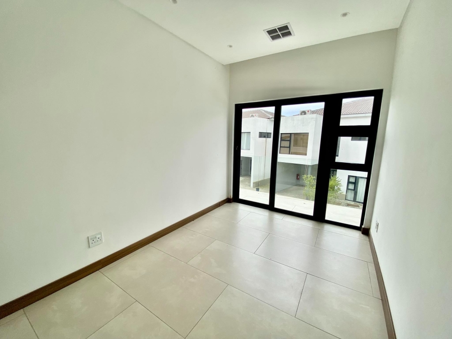 To Let 2 Bedroom Property for Rent in Sandown Gauteng