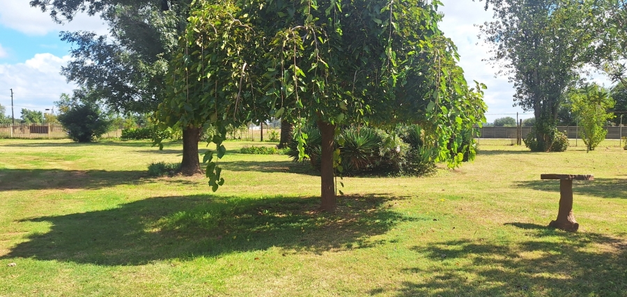 3 Bedroom Property for Sale in Mullerstuine Gauteng