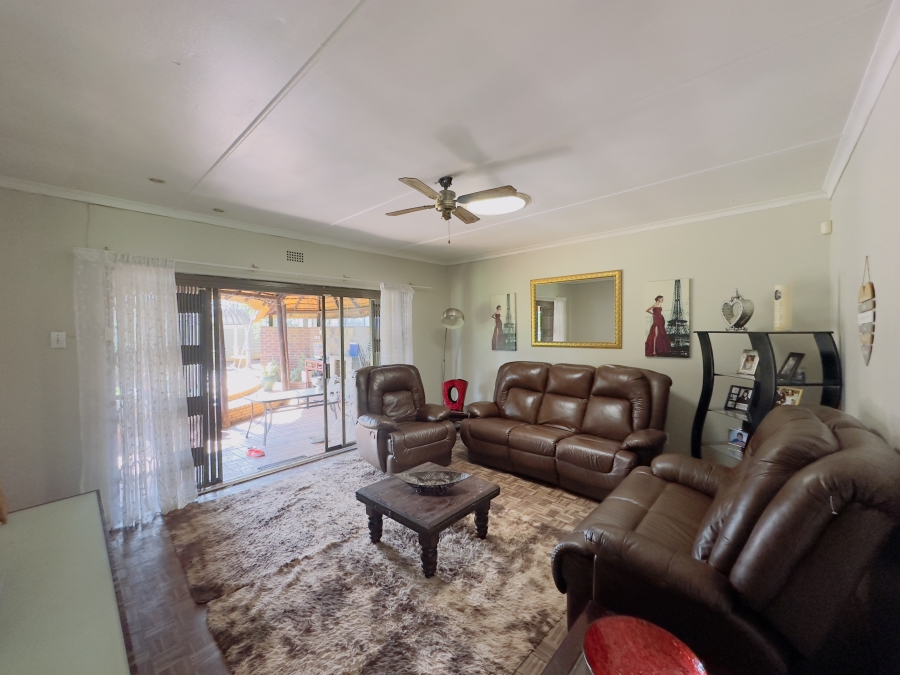 3 Bedroom Property for Sale in Verwoerdpark Gauteng