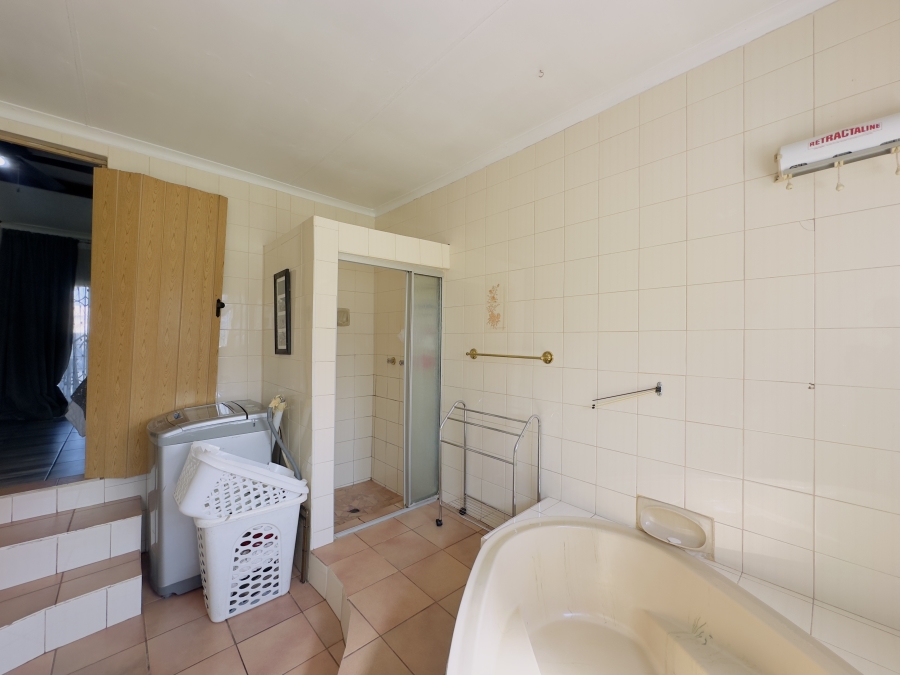 3 Bedroom Property for Sale in Verwoerdpark Gauteng