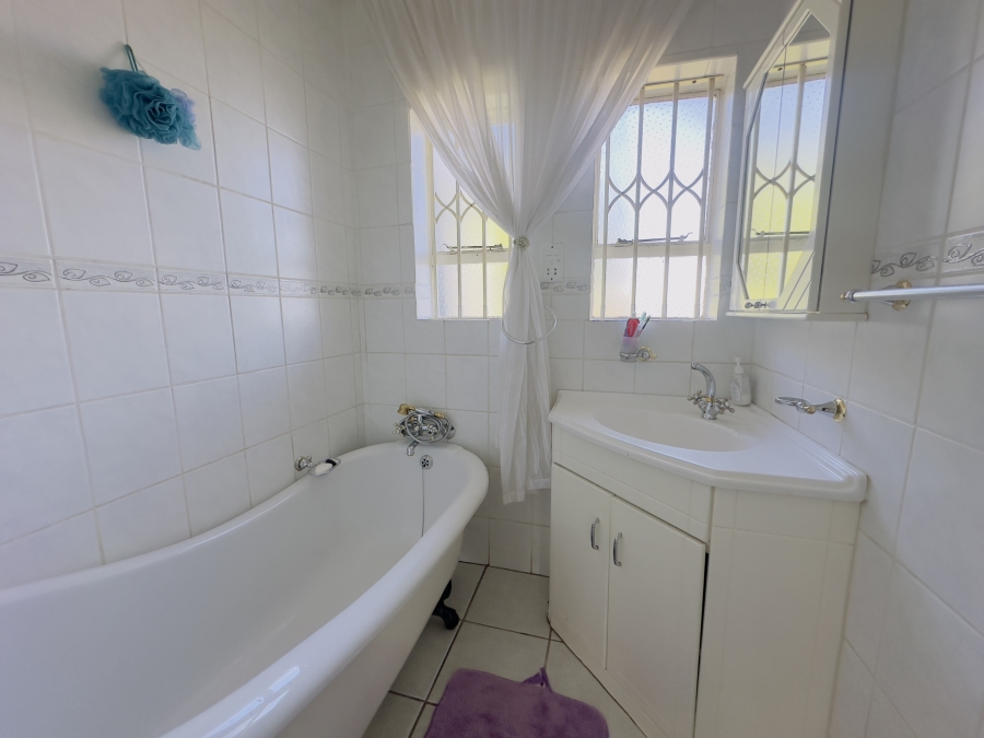 3 Bedroom Property for Sale in Verwoerdpark Gauteng