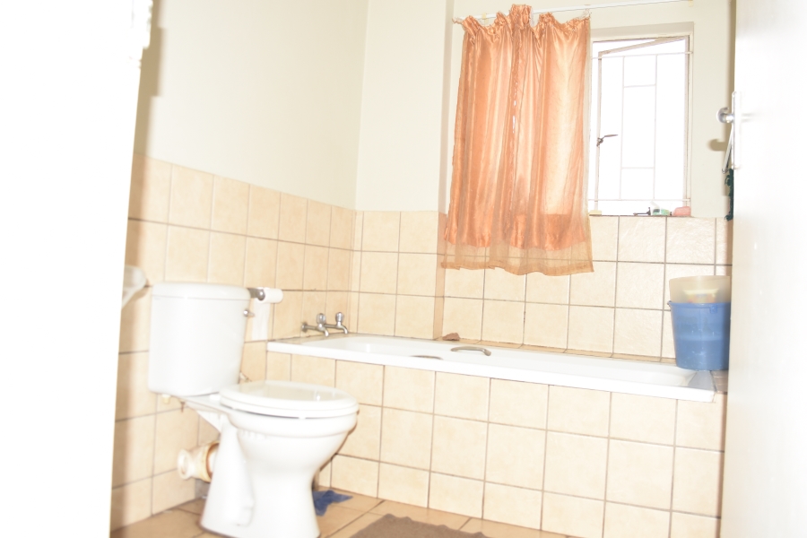 2 Bedroom Property for Sale in The Orchards Gauteng