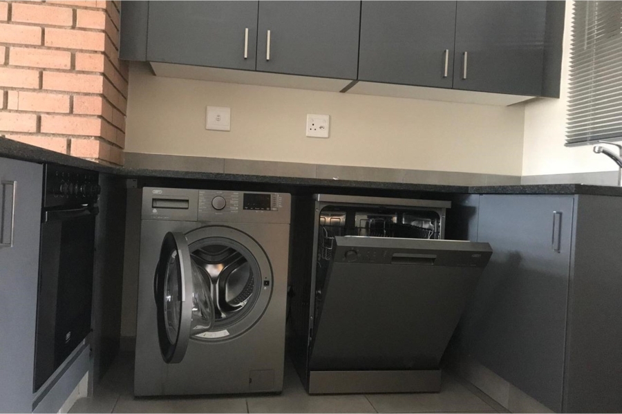 2 Bedroom Property for Sale in Vorna Valley Gauteng