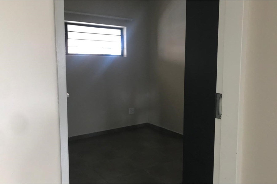 2 Bedroom Property for Sale in Vorna Valley Gauteng