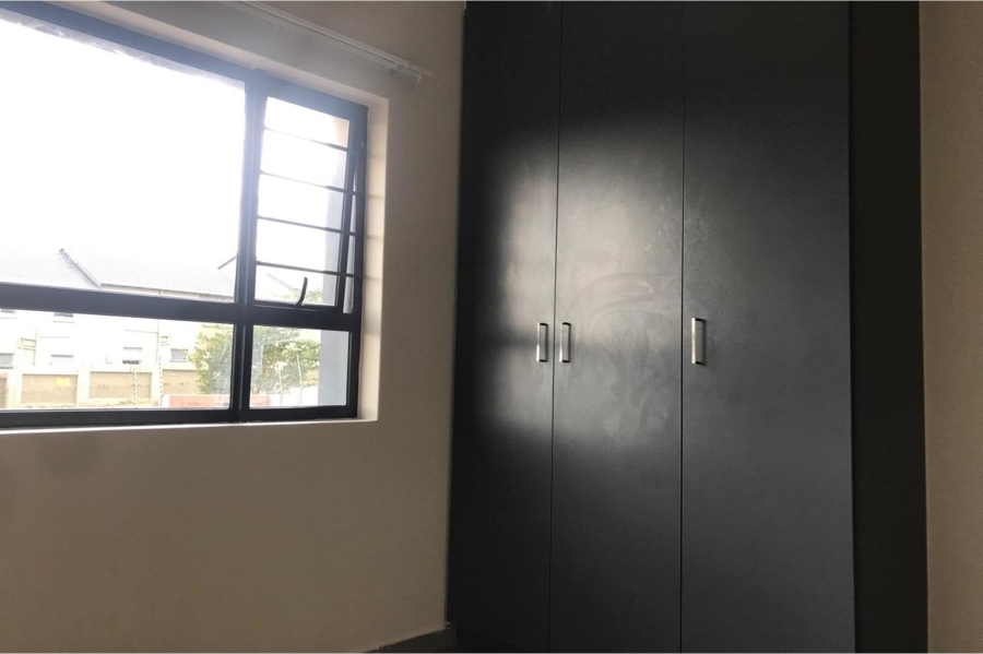 2 Bedroom Property for Sale in Vorna Valley Gauteng