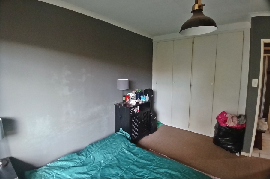 1 Bedroom Property for Sale in Rooihuiskraal North Gauteng