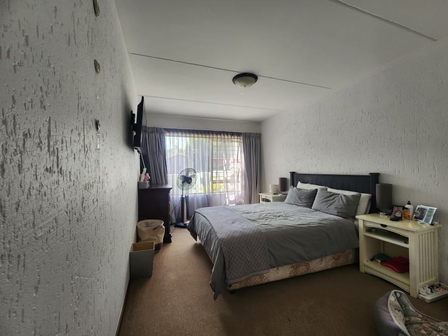 1 Bedroom Property for Sale in Paulshof Gauteng