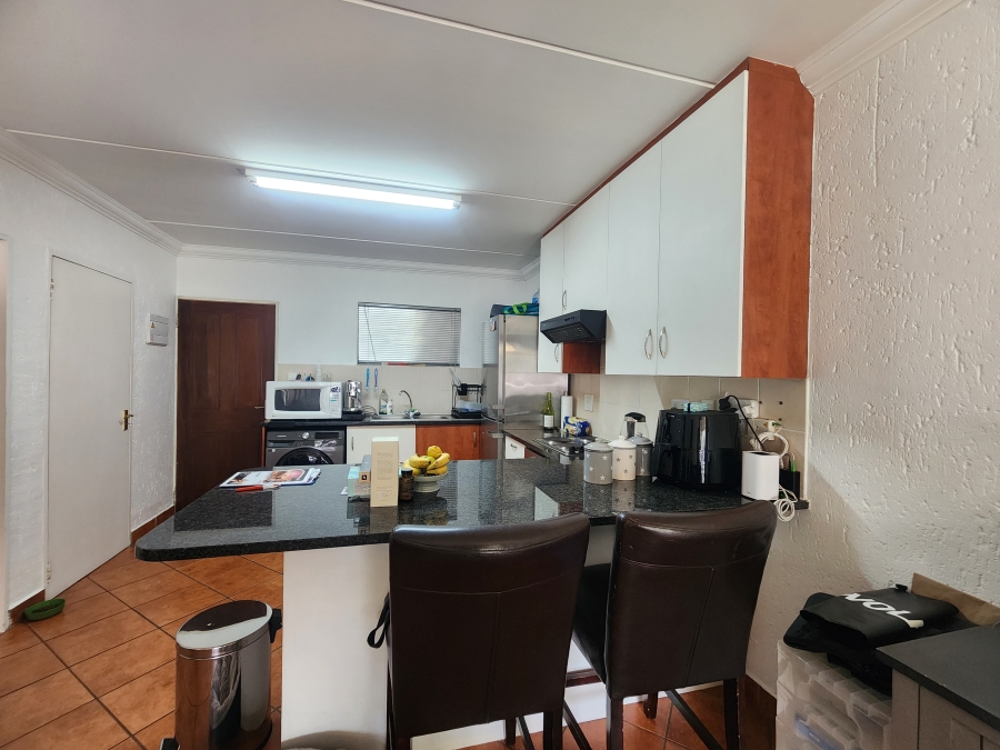 1 Bedroom Property for Sale in Paulshof Gauteng