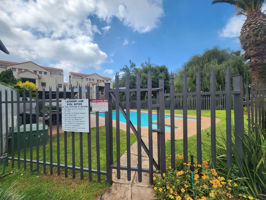 1 Bedroom Property for Sale in Paulshof Gauteng