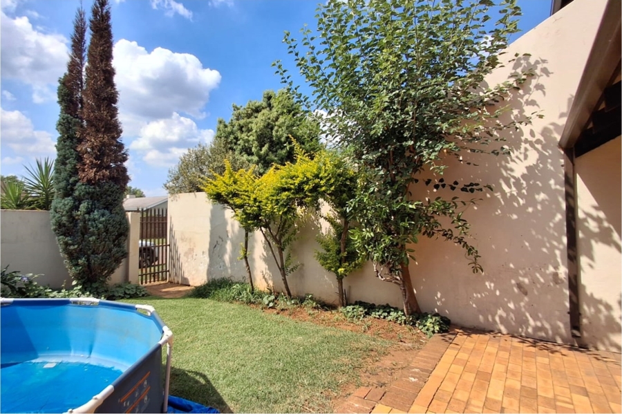 3 Bedroom Property for Sale in Farrarmere Gauteng