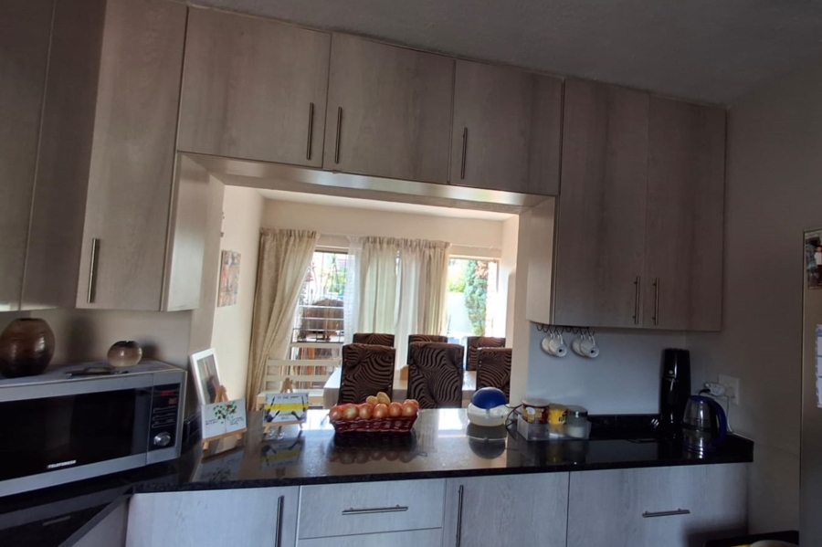 3 Bedroom Property for Sale in Farrarmere Gauteng