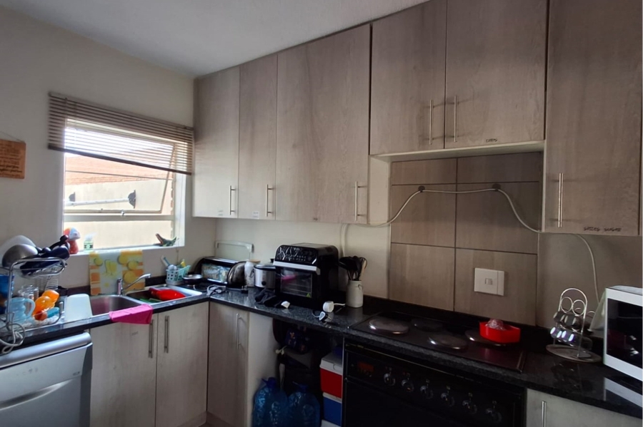 3 Bedroom Property for Sale in Farrarmere Gauteng