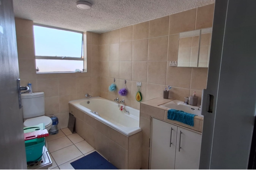 3 Bedroom Property for Sale in Farrarmere Gauteng