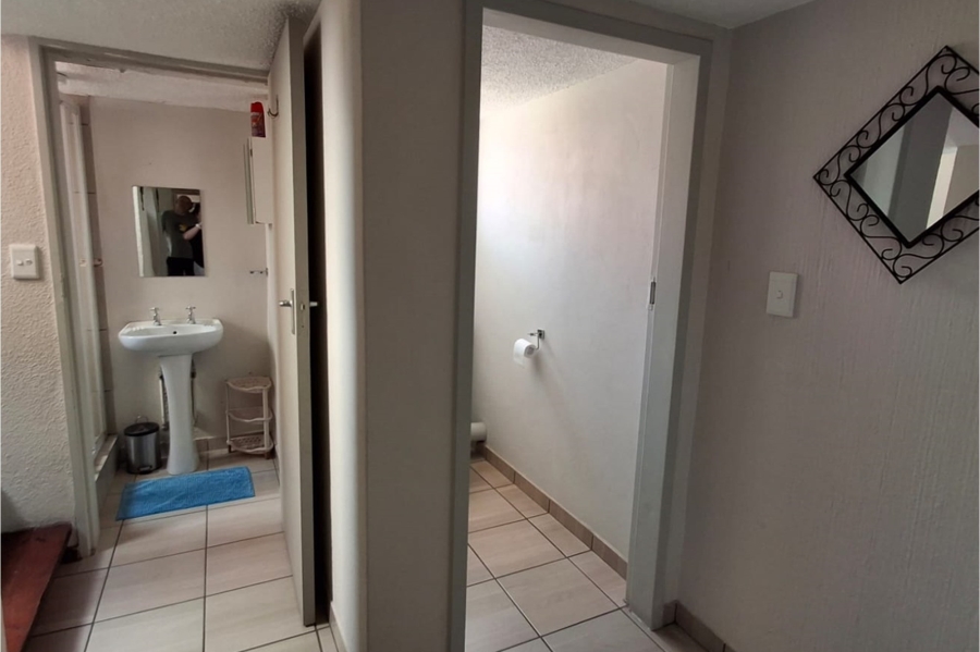 3 Bedroom Property for Sale in Farrarmere Gauteng