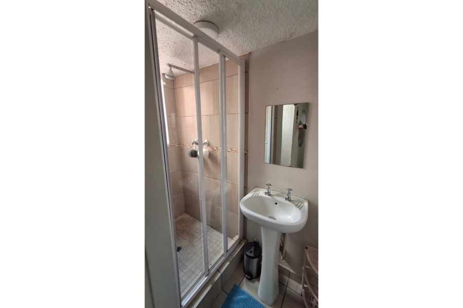 3 Bedroom Property for Sale in Farrarmere Gauteng