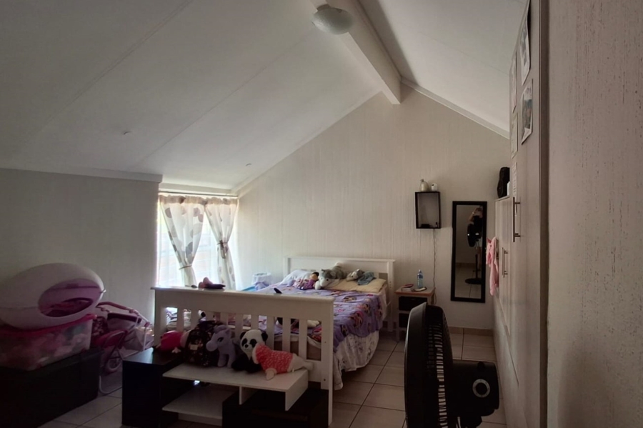 3 Bedroom Property for Sale in Farrarmere Gauteng