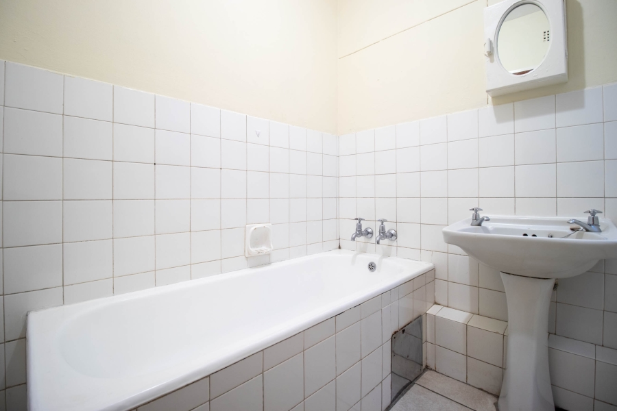 1 Bedroom Property for Sale in Kensington B Gauteng