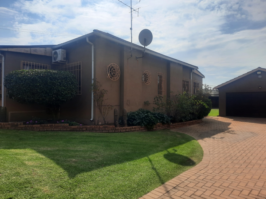 4 Bedroom Property for Sale in Primrose Gauteng