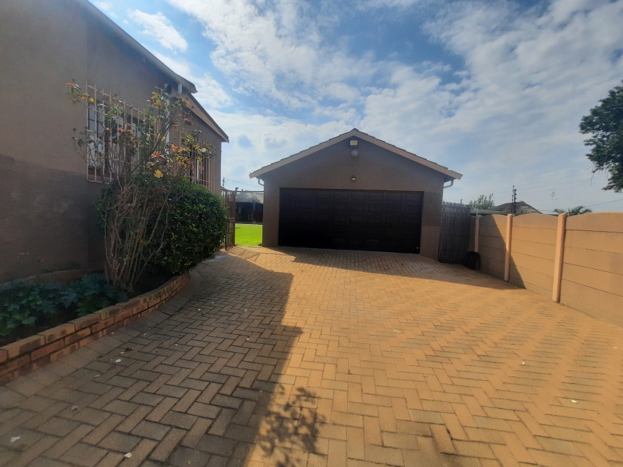 4 Bedroom Property for Sale in Primrose Gauteng