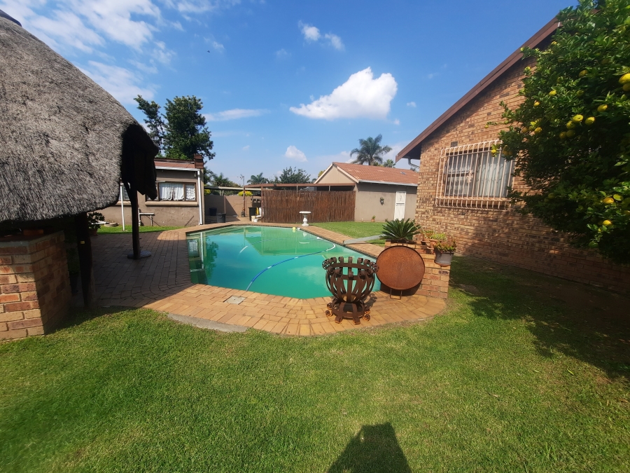 4 Bedroom Property for Sale in Primrose Gauteng