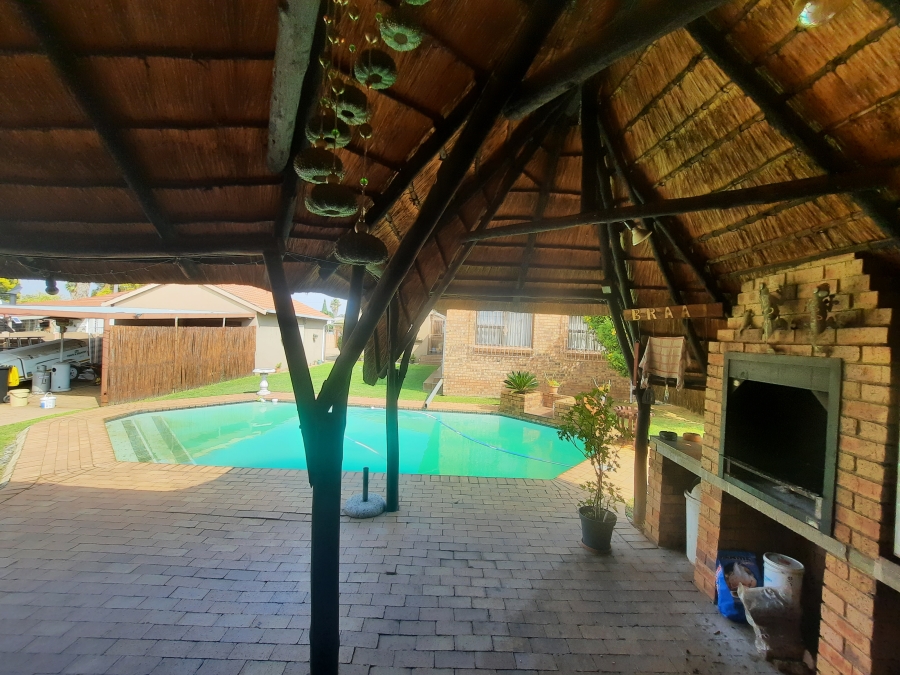 4 Bedroom Property for Sale in Primrose Gauteng